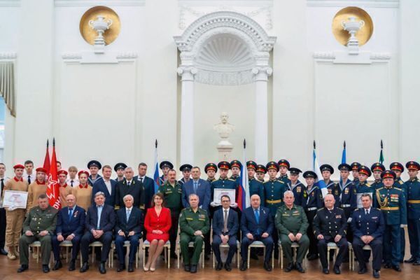 znamya1-173D81AD7-5B3D-392E-FD27-579BE714DF92.jpg