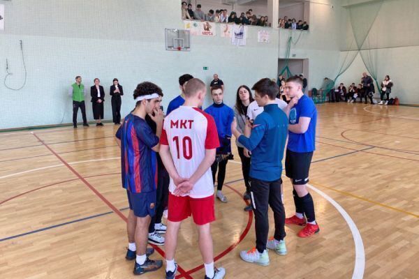 football7-264FBECF8-C2A4-D11E-6B3D-5239C933C1ED.jpg