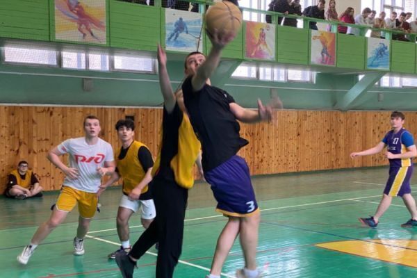 streetball4-minE913DBCB-F810-A31A-0192-F65F055BC319.jpg