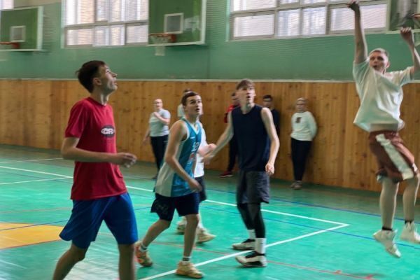 streetball6-minA35DB896-2723-6490-7DBD-3DE08AAFA0B4.jpg
