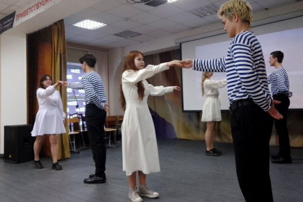 festtransportrus3-minB0A4B3E7-6341-5E60-A2FF-B5EE91266581.jpg