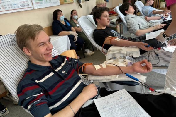 1203donor5-minCB096B6F-888E-042D-C0A5-56AB560A3B3B.jpg