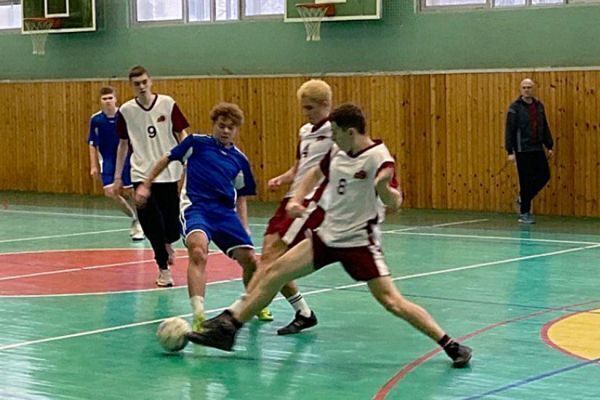 football10-16CE68479-3DD2-A77F-65C3-32AD6567060E.jpg