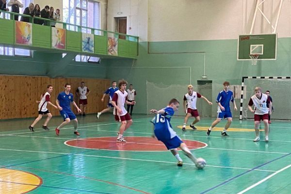 football8-1899B4989-652D-A499-9CB4-85D237261D80.jpg