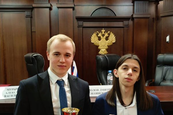 farfelleonid-isaevdmitryFC34A6FB-D0A5-8759-5612-B710EDF74DCA.jpg