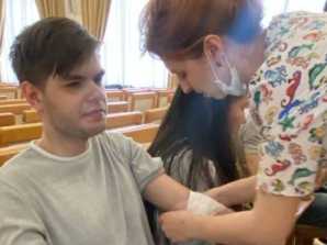 thumb_165_282 image Одна порция донорской крови может спасти три жизни!