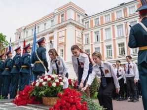 thumb_165_301 image Победный май