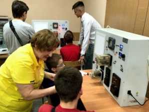 thumb_165_352 image Университетская суббота «Управляй движением поездов устройствами автоматики и телемеханики»