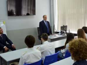 thumb_165_471 image День Профессионалитета в МКТ посвятили памяти железнодорожникам, трудившимся для Великой Победы